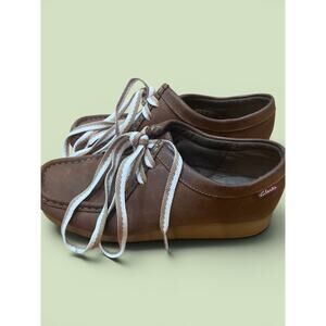 Clarks Wallabee Leather Lace-Up Shoes — Tan | Women's US 8